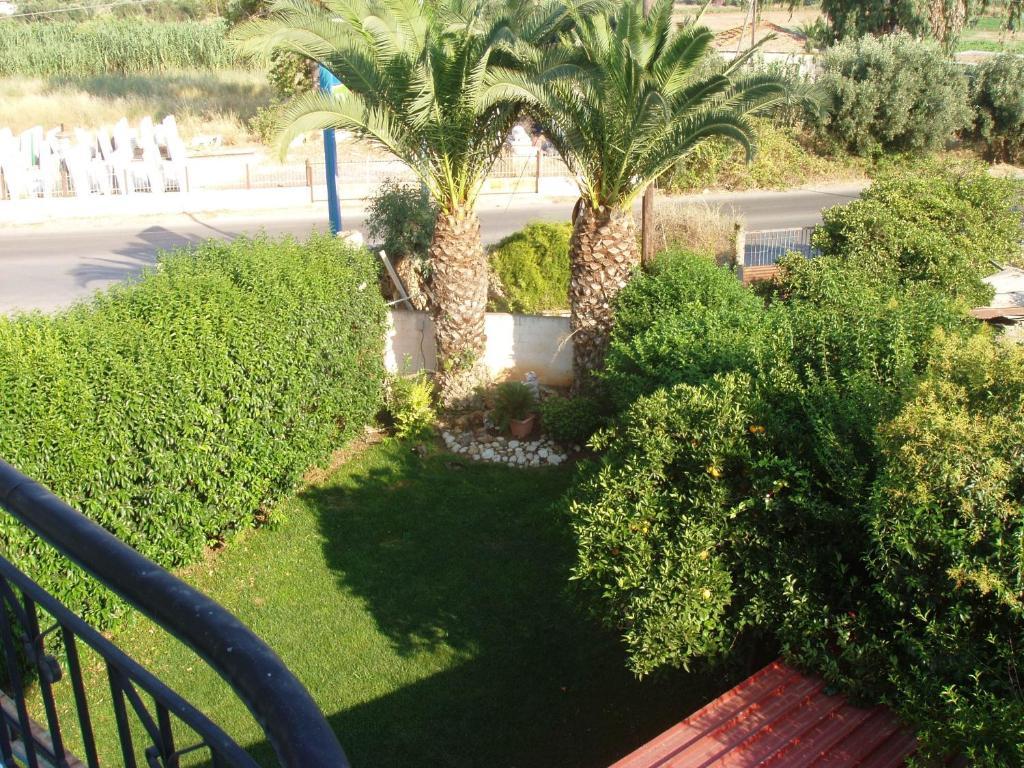 Hotel Drosia Messini Bagian luar foto