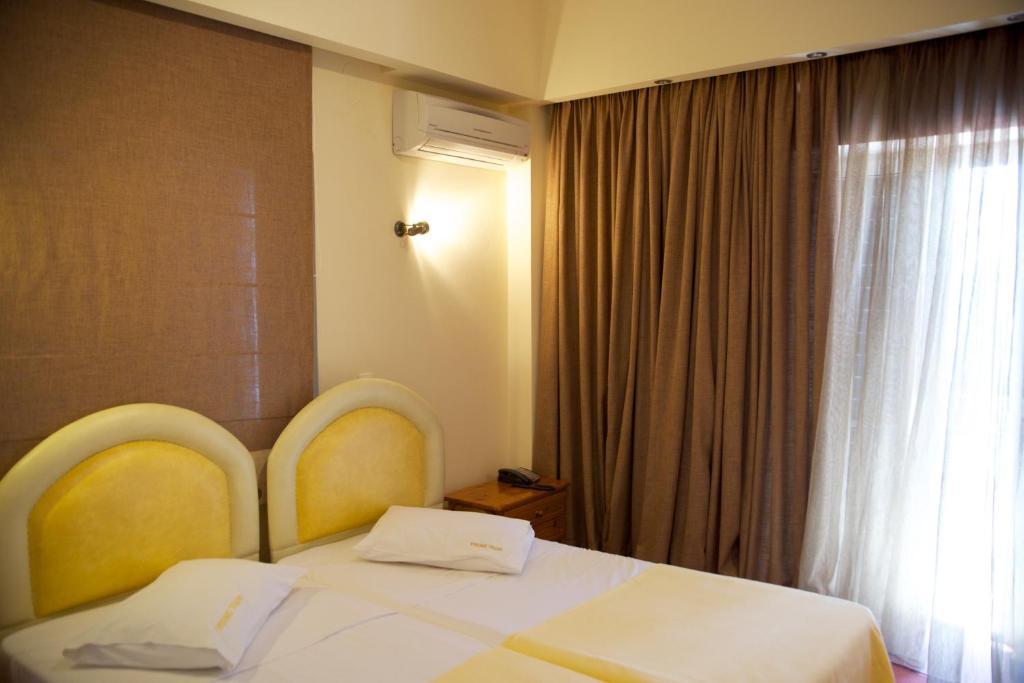 Hotel Drosia Messini Bagian luar foto
