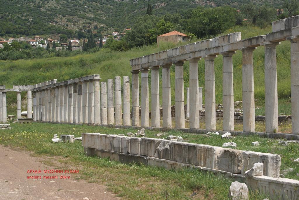 Hotel Drosia Messini Bagian luar foto