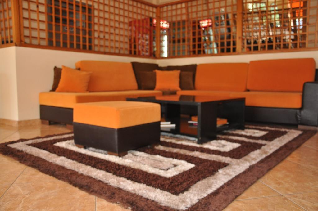 Hotel Drosia Messini Bagian luar foto