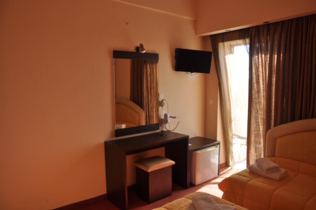 Hotel Drosia Messini Bagian luar foto