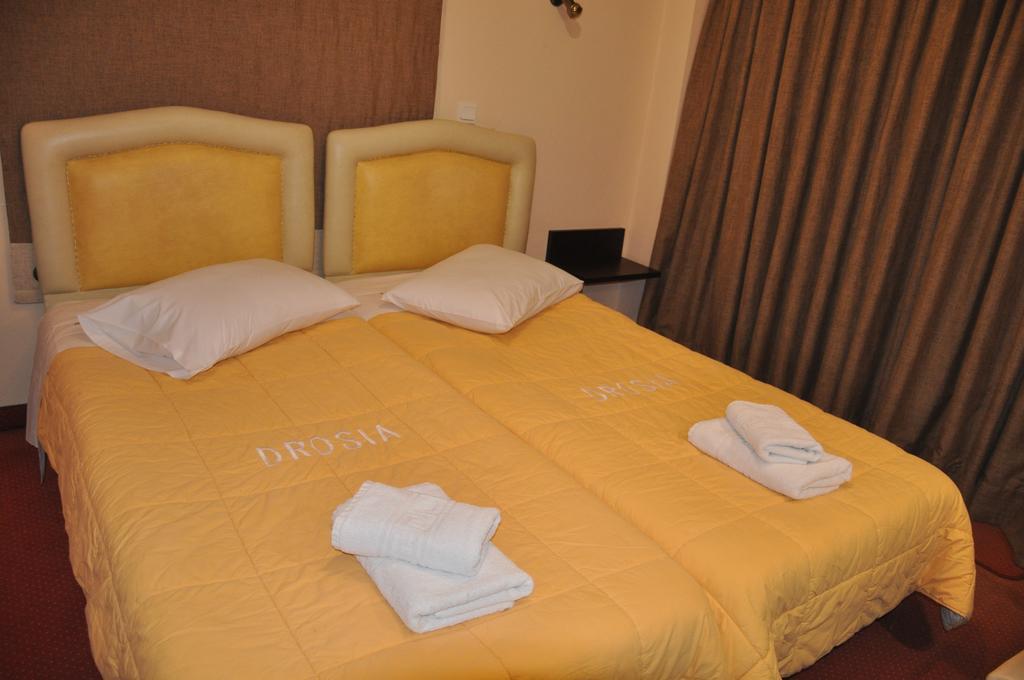 Hotel Drosia Messini Bagian luar foto
