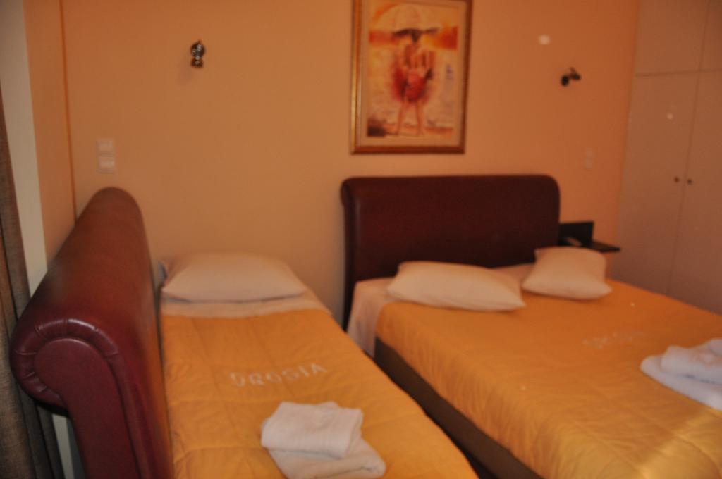 Hotel Drosia Messini Bagian luar foto